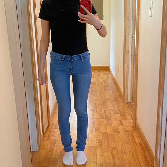 Hollister Skinny Jeans - Picture 2 of 5